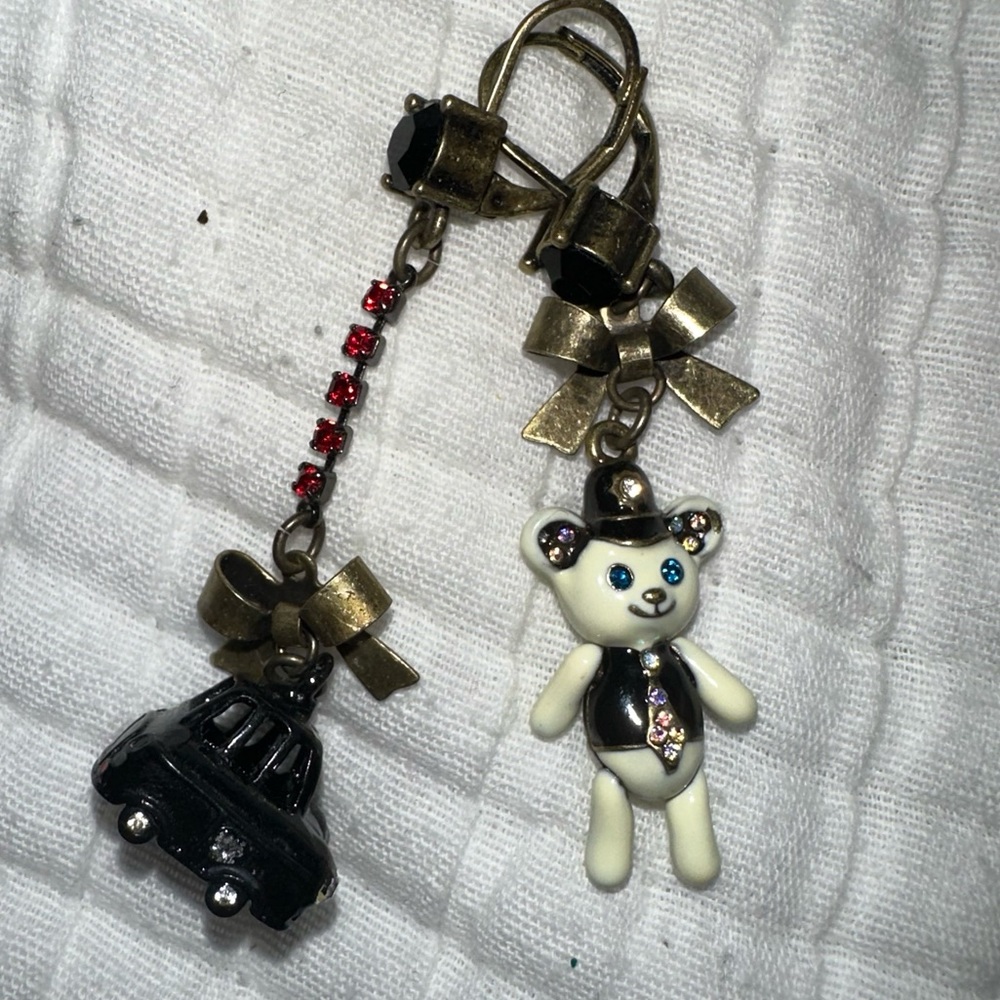 ADORABLE & RARE Betsey Johnson Police Officer Bear and Cop Car Earrings - Picture 3 of 5